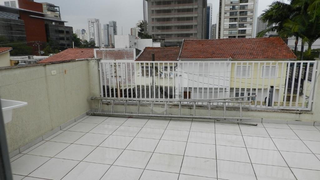 Sobrado à venda com 3 suítes em Brooklin, São Paulo, SP