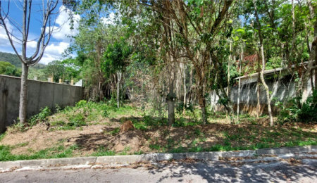 Casa à venda com 3 quartos, sendo 4 suítes,  no condomínio Sausalito, Mairiporã - SP