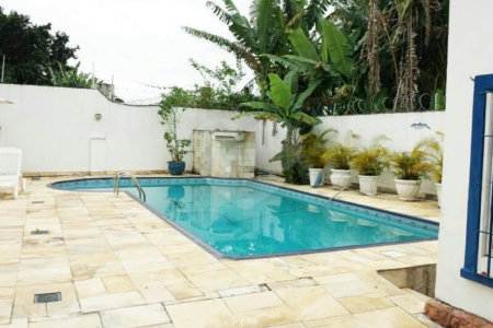 Casa à venda com 5 quartos, sendo 2 suítes, no condomínio Luís Romero Sanson, São Paulo - SP