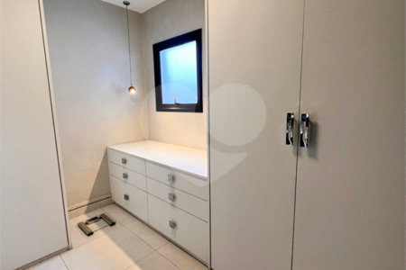 Sobrado à venda com 5 quartos, sendo 2 suítes, em Vila Inah, São Paulo, SP