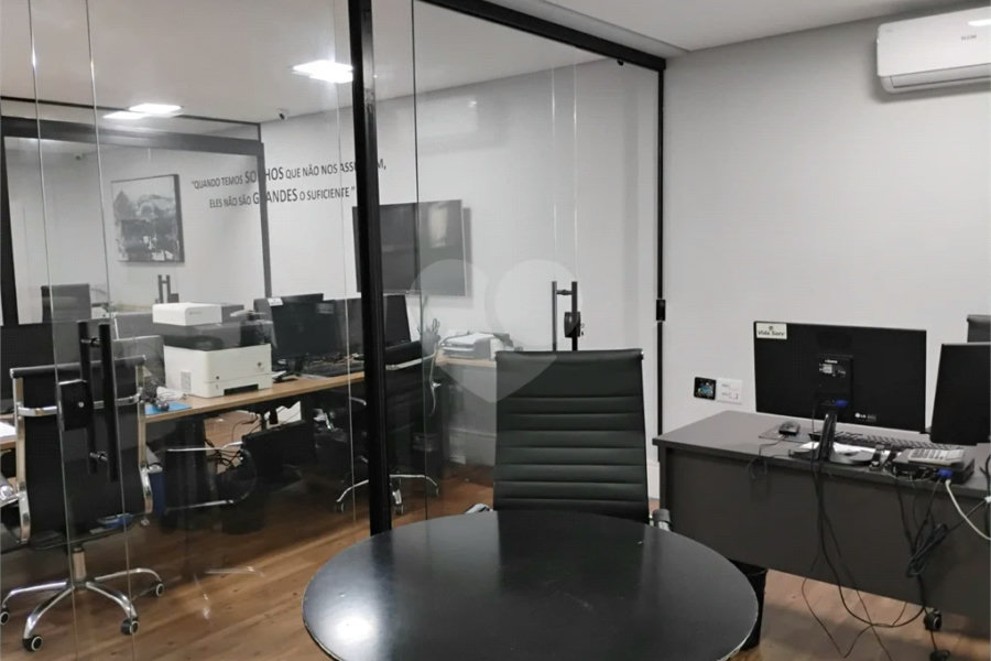 Excelente sobrado/prédio comercial próximo ao Aeroporto de Congonhas!