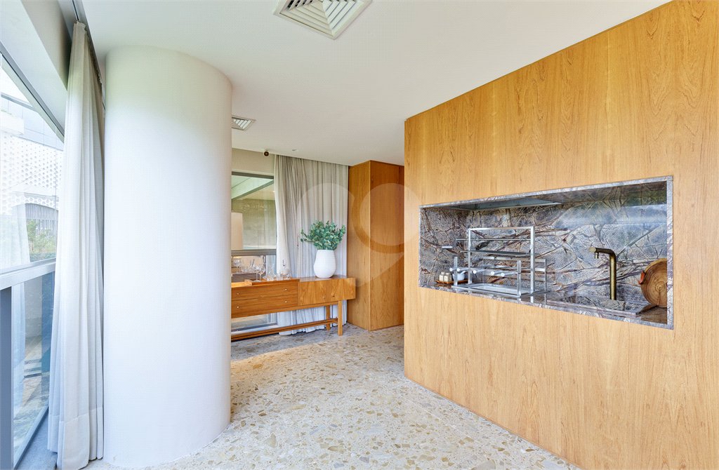 Duplex à venda com 4 suítes em Panamby, São Paulo, SP
