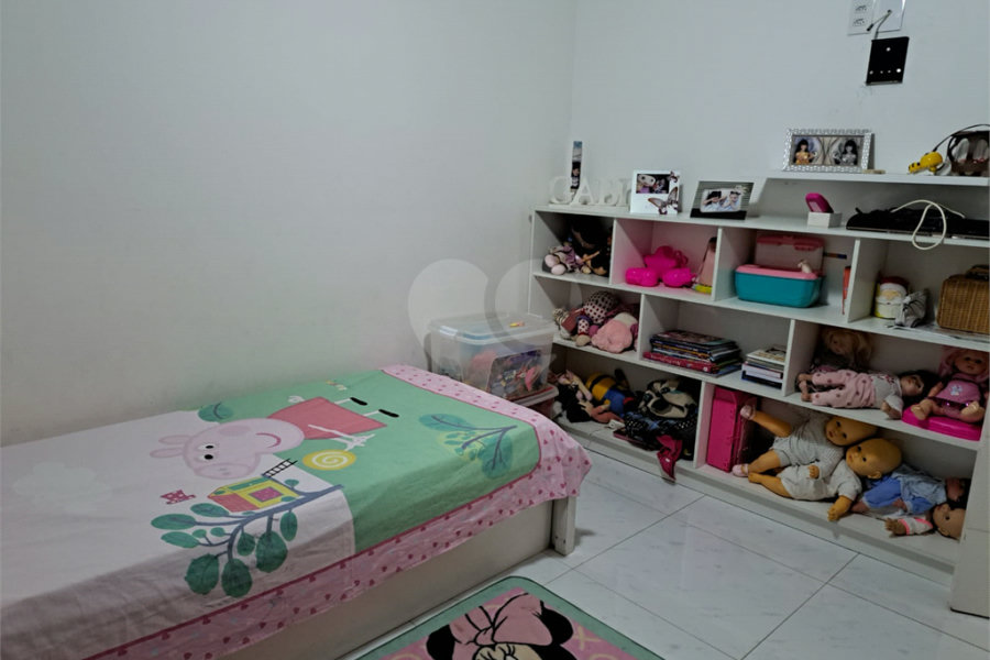 Sobrado à venda com 4 quartos, sendo 2 suítes, em Jaraguá, São Paulo, SP