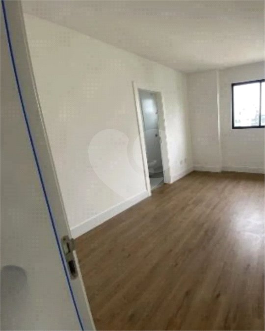 Apartamento à venda com 4 suítes em Meia Praia, Itapema, SC