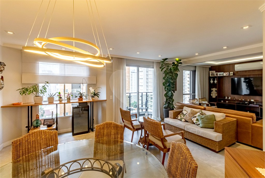 Apartamento à venda com 4 quartos, sendo 2 suítes, em Perdizes, São Paulo, SP