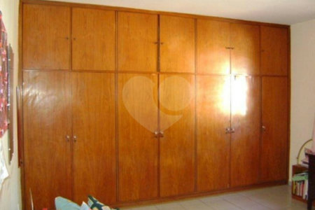 Sobrado à venda com 4 quartos, sendo 2 suítes, em Santo Amaro, São Paulo, SP