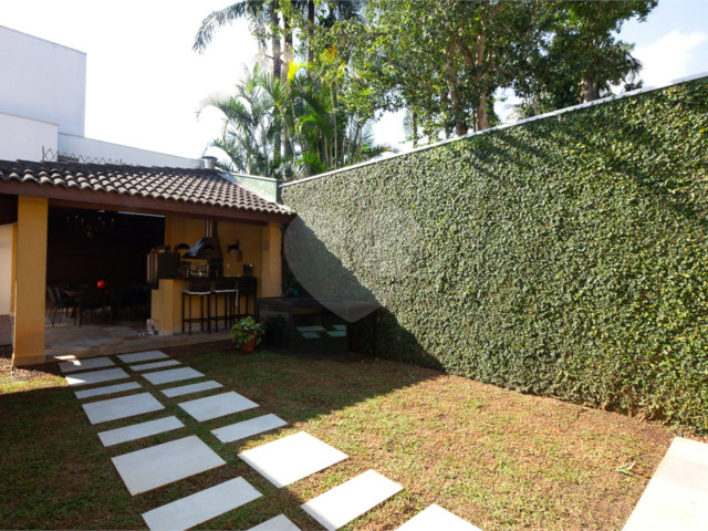 Casa Térrea à venda com 3 quartos, sendo 1 suíte,  em Brooklin, São Paulo, SP