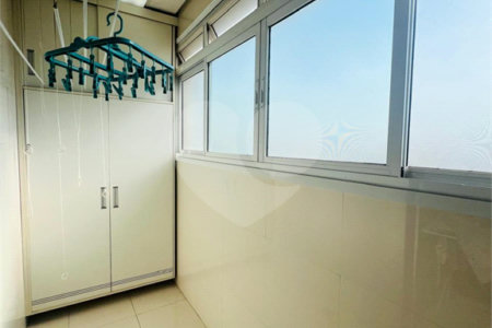 Apartamento à venda com 3 quartos, sendo 1 suíte, em Alto da Boa Vista, São Paulo, SP