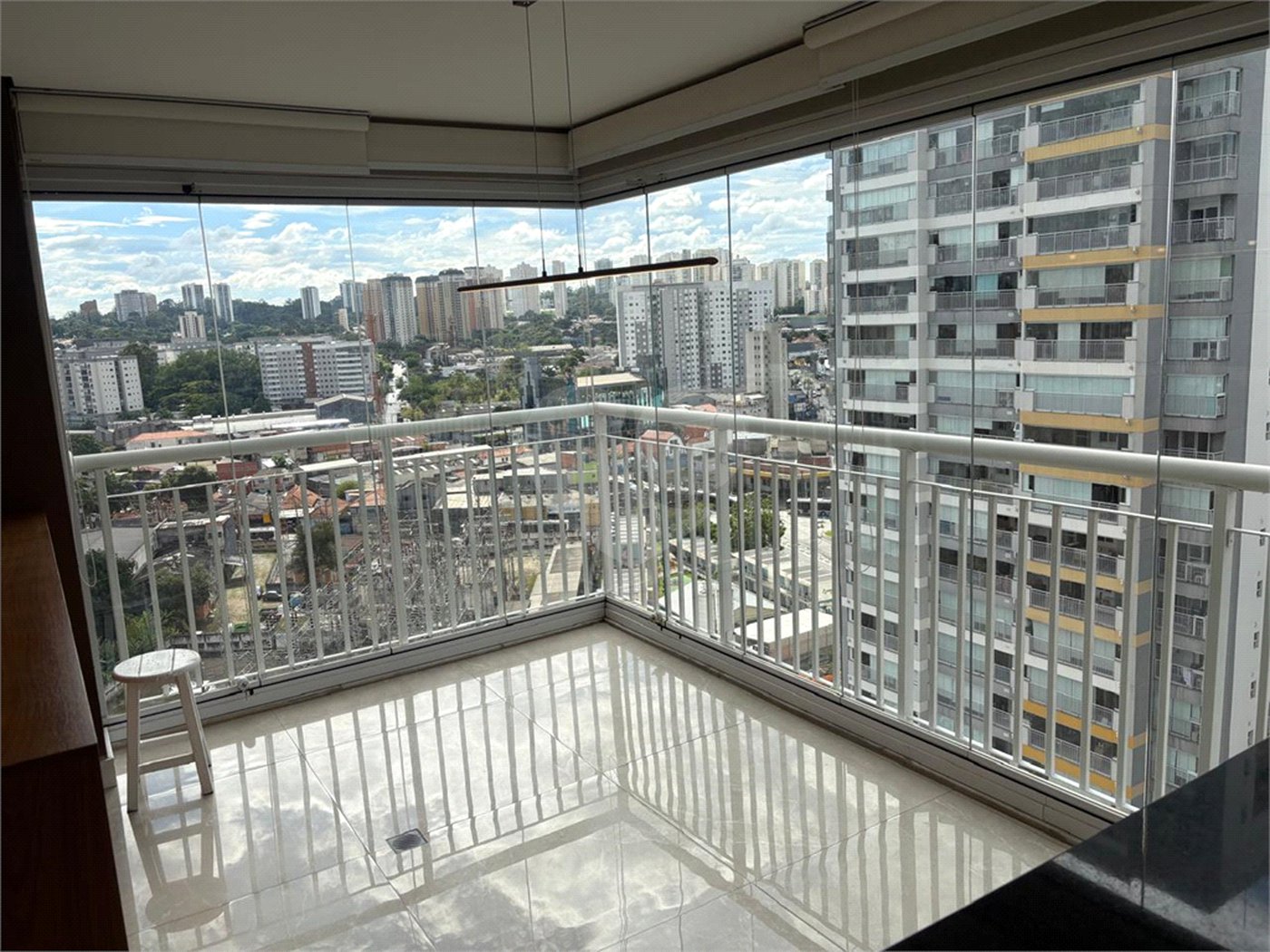 Apartamento à venda com 2 quartos, sendo 1 suíte, em Santo Amaro, São Paulo, SP