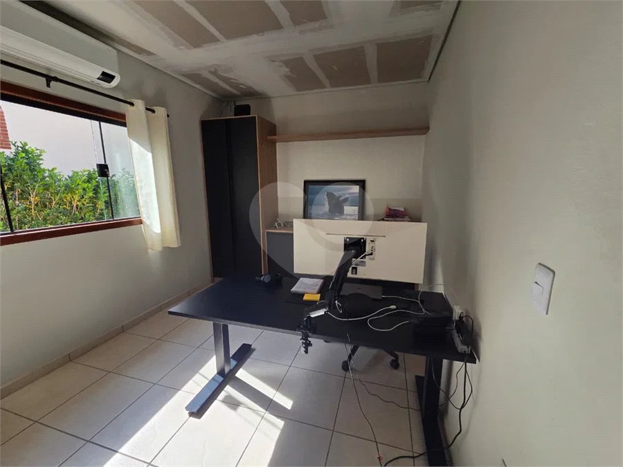 Casa com 3 dormitórios e piscina no Condomínio Cafezal VI em Itupeva SP