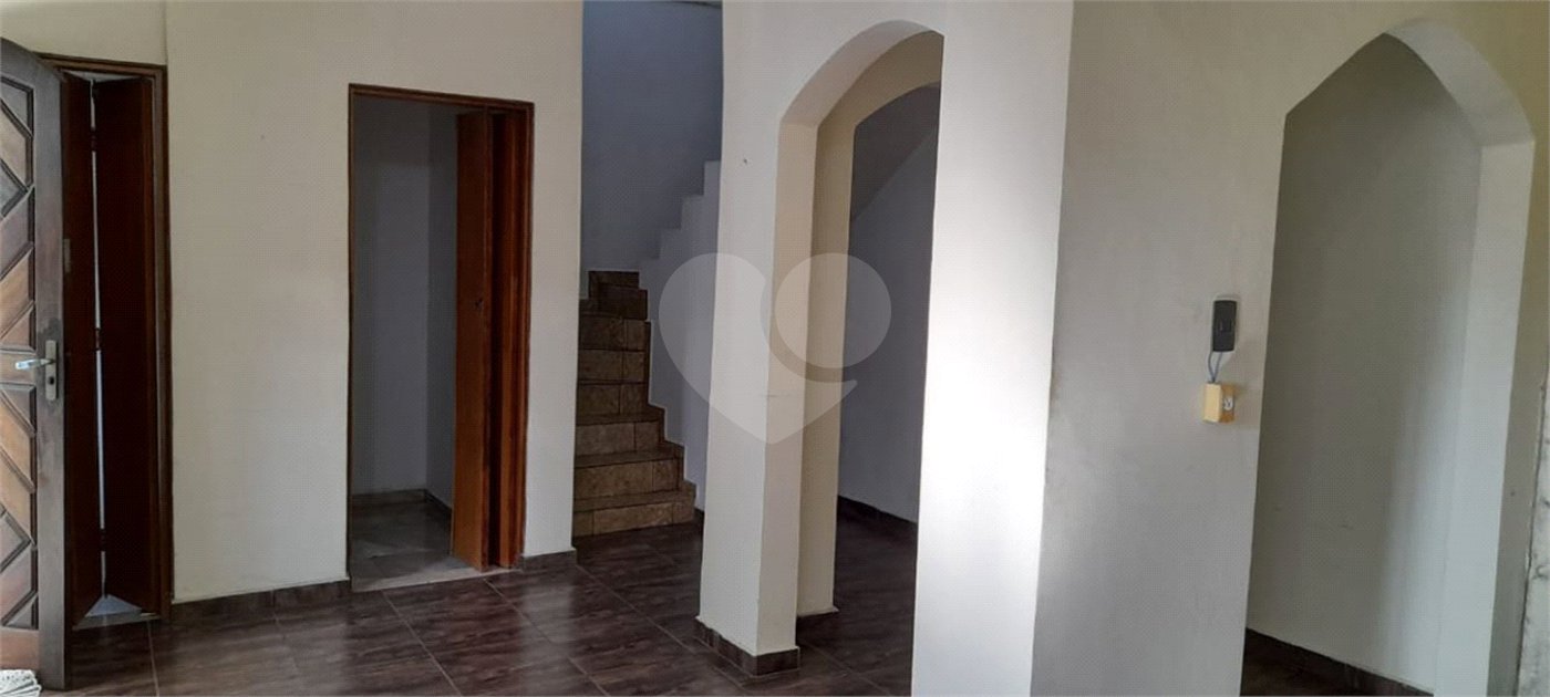 Sobrado à venda com 6 quartos, sendo 3 suítes, em Vila Divina Pastora, São Paulo, SP