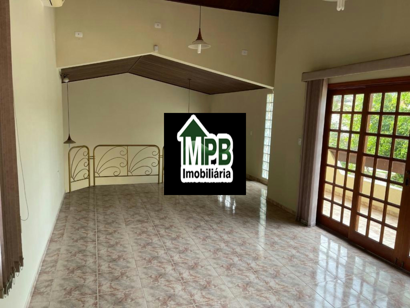 Sobrado à venda com 3 quartos, sendo 1 suíte, em Jardim Refúgio, Sorocaba, SP