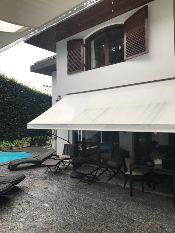Casa à venda com 5 quartos, sendo 2 suítes,  em Jardim Everest, São Paulo, SP