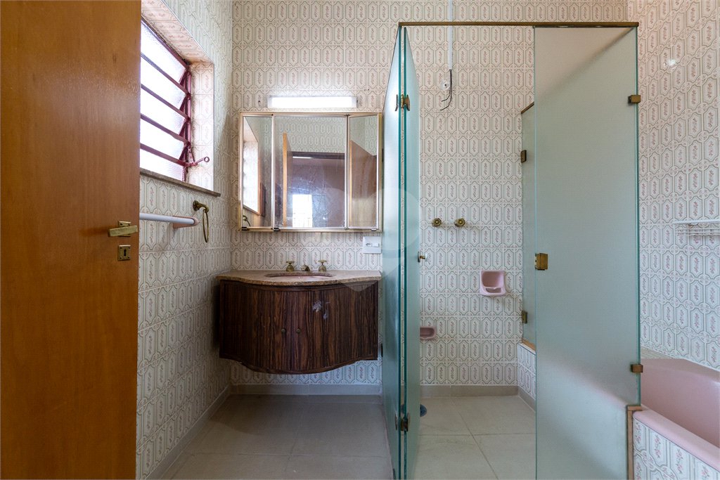 Casa à venda com 4 quartos, sendo 2 suítes, em Perdizes, São Paulo, SP