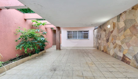 Sobrado à venda com 4 quartos, sendo 1 suíte,  em Interlagos, São Paulo, SP