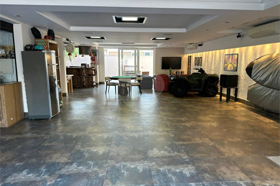 Linda casa a venda no Condomínio Reserva Nova Cantareira. Decoração Moderna ! Imóvel com 3 suítes completas, 6 vagas de garagem.