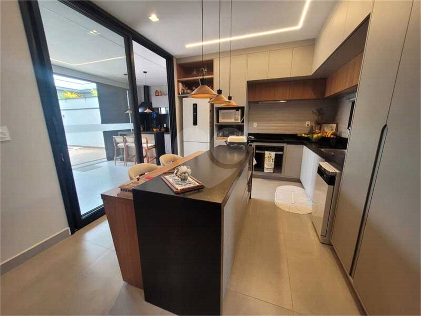 Casa à venda com 3 suítes no condomínio Piemonte, Indaiatuba - SP