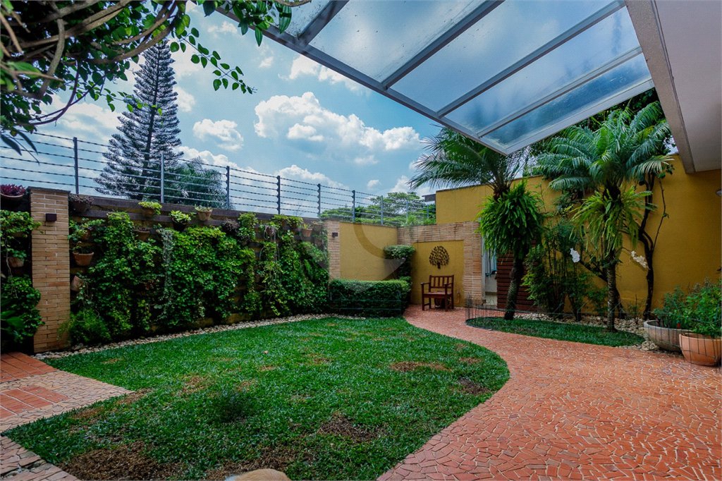Casa à venda com 4 suítes no condomínio Las Cumbres, São Paulo - SP