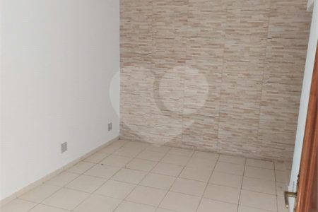 Casa à venda com 4 quartos, sendo 1 suíte, em Vila Pirajussara, São Paulo, SP