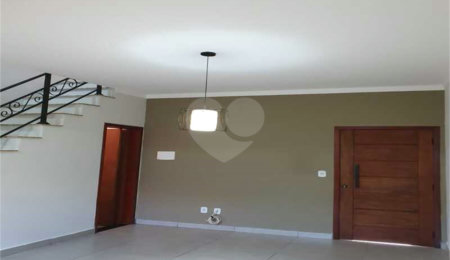 Sobrado à venda com 3 quartos em Parque São Lourenço, Indaiatuba, SP