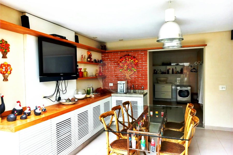 Casa à venda com 3 suítes no condomínio Maison Montparnasse, São Paulo - SP