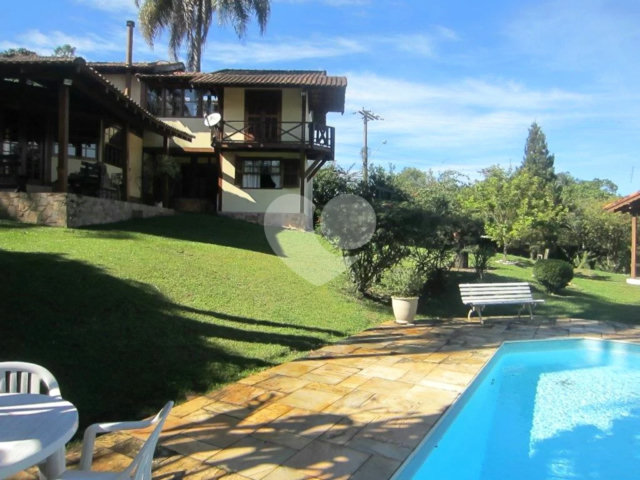 Casa à venda com 3 suítes no condomínio Associação Reserva das Hortênsias, Mairiporã - SP