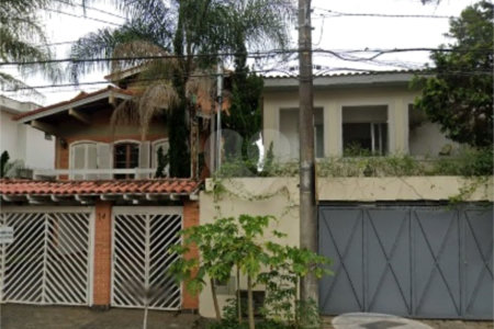 Terreno à venda com 20 quartos, sendo 10 suítes,  em Vila Sônia, São Paulo, SP