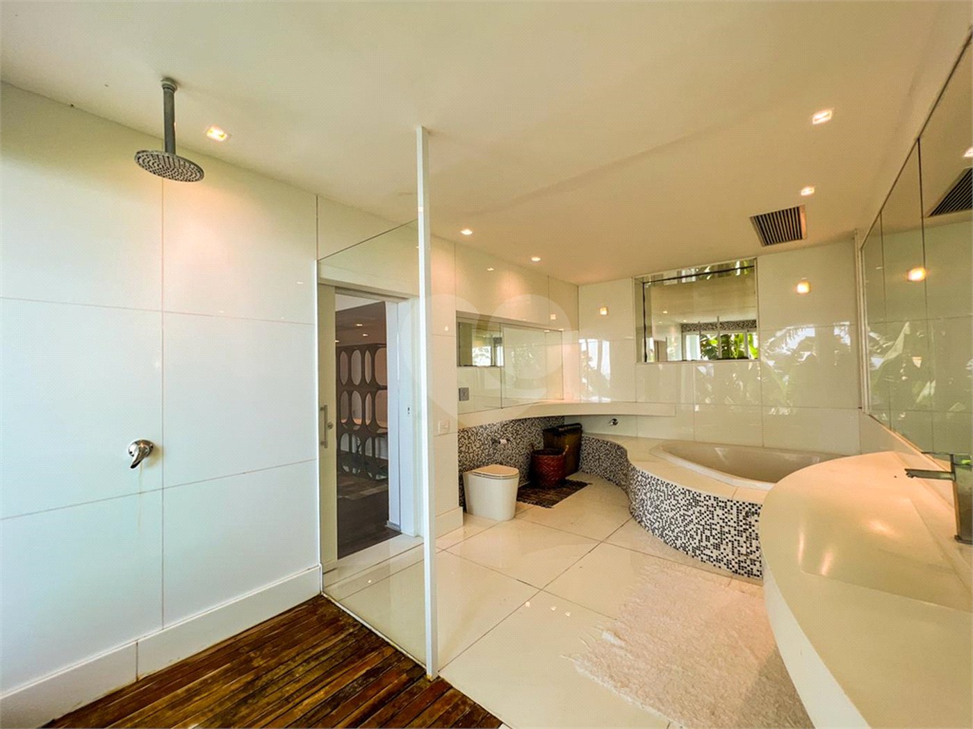 Casa à venda ou para alugar com 5 suítes em Joá, Rio de Janeiro, RJ