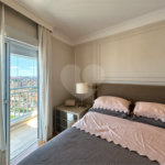 Apartamento de 127 m² em andar alto, com vista livre, 3 suítes planejadas, sacada gourmet envidraçada, 2 vagas e lazer completo, próximo ao Shopping Golden Square e à Avenida Kennedy.