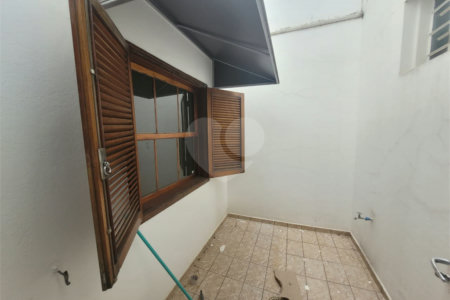 Sobrado à venda com 4 quartos, sendo 1 suíte,  em Jardim Itamaracá, Indaiatuba, SP