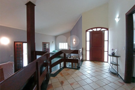 Casa à venda com 4 suítes no condomínio Estância Marambaia, Vinhedo - SP
