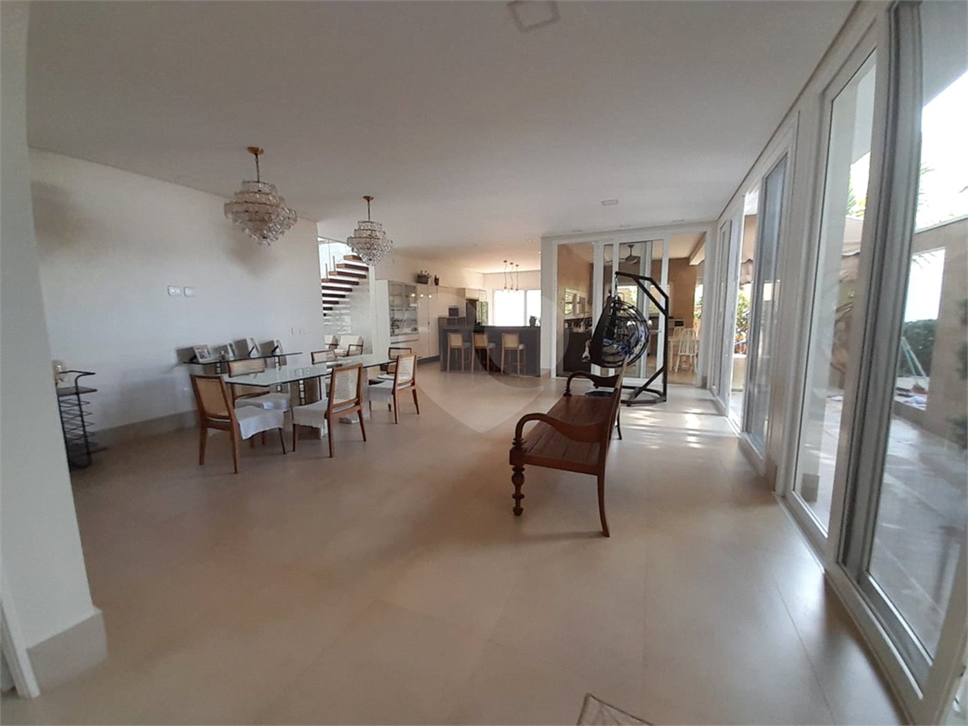 Casa à Venda no Condomínio Damha III – Elegância e Conforto para sua Família