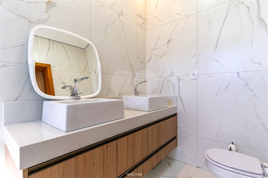 Casa à venda com 4 suítes no condomínio Residencial dos Lagos, Itupeva - SP