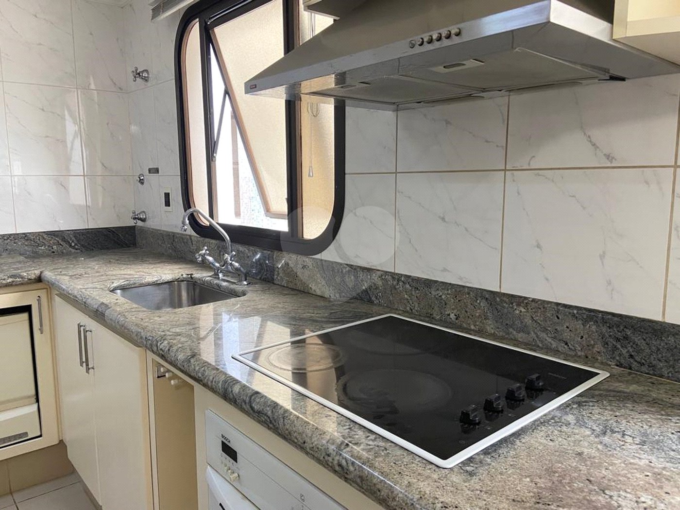 Apartamento à venda com 4 quartos, sendo 3 suítes, no Centro, Campinas, SP