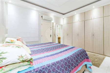 Casa à venda com 4 quartos, sendo 2 suítes, em Vila Monumento, São Paulo, SP