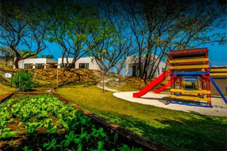 Casa à venda com 3 quartos, sendo 2 suítes,  no condomínio Arboretum, Vinhedo - SP