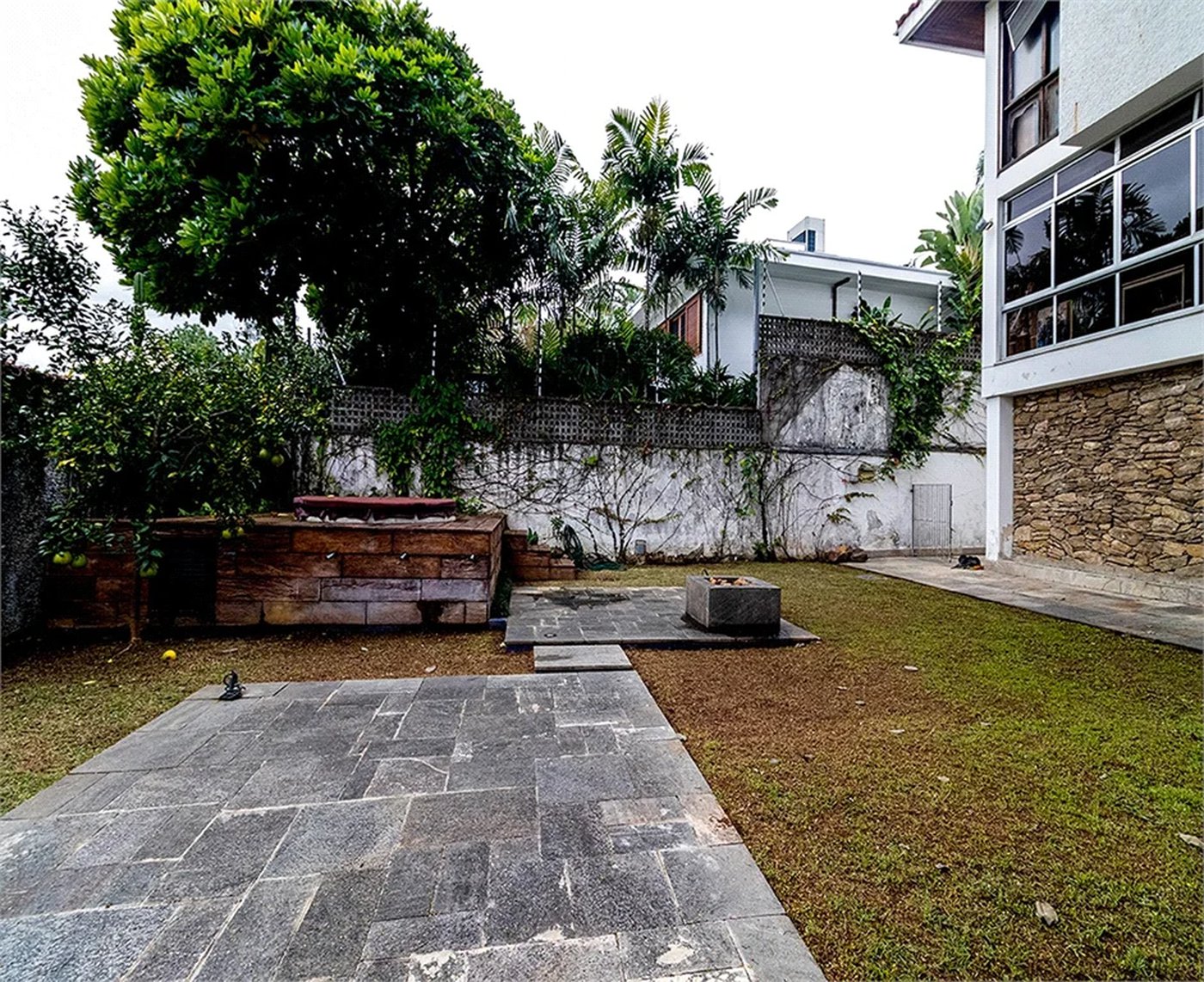 Casa à venda com 3 quartos, sendo 2 suítes,  em Alto de Pinheiros, São Paulo, SP