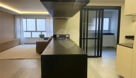 Apartamento à venda com 3 quartos, sendo 1 suíte,  em Itaim Bibi, São Paulo, SP
