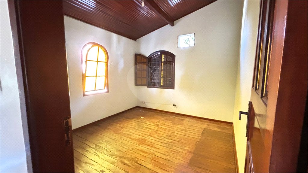 Sobrado à venda ou para alugar com 15 quartos em Tremembé, São Paulo, SP