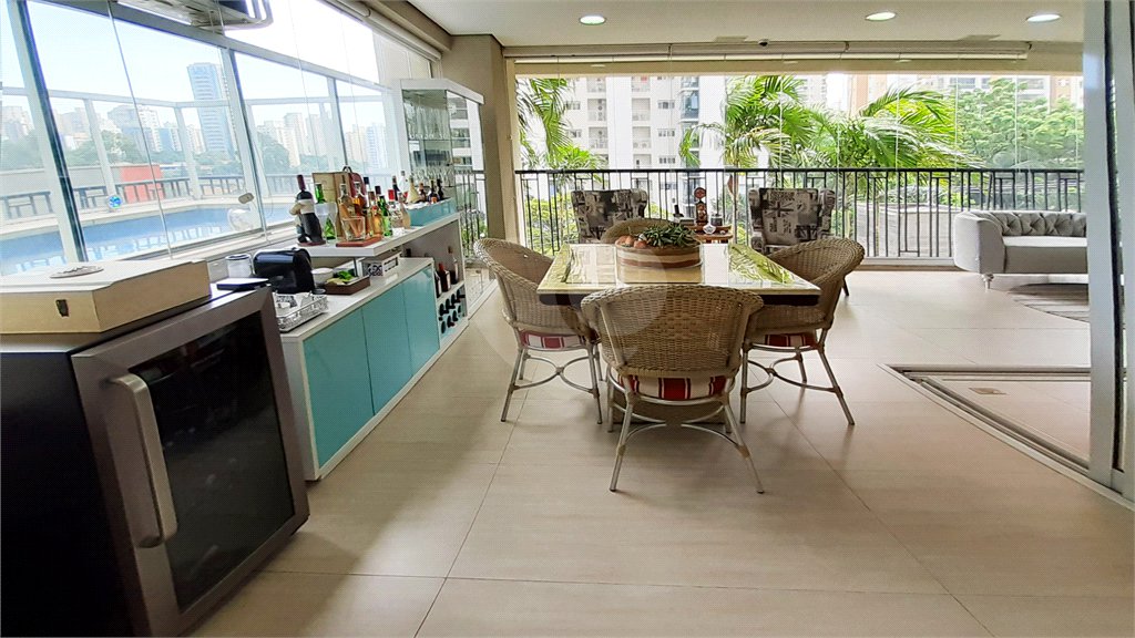 Apartamento à venda com 4 suítes em Campo Belo, São Paulo, SP