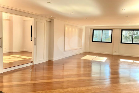 Apartamento à venda com 4 suítes em Jardim Marajoara, São Paulo, SP