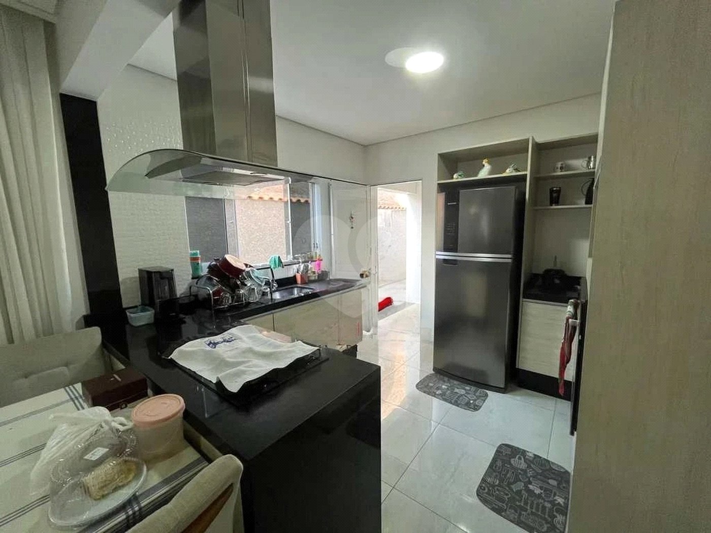 Sobrado à venda com 3 quartos, sendo 1 suíte,  em Vila Nova Cintra, Mogi das Cruzes, SP