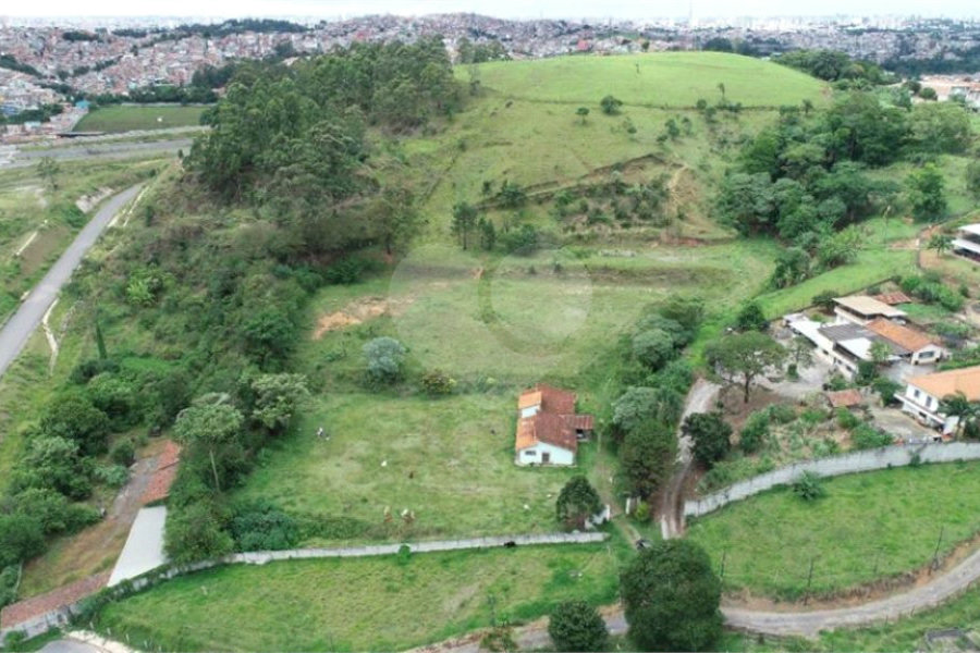 Terreno à venda ou para alugar com 2 quartos, sendo 1 suíte, em Parque Edu Chaves, São Paulo, SP