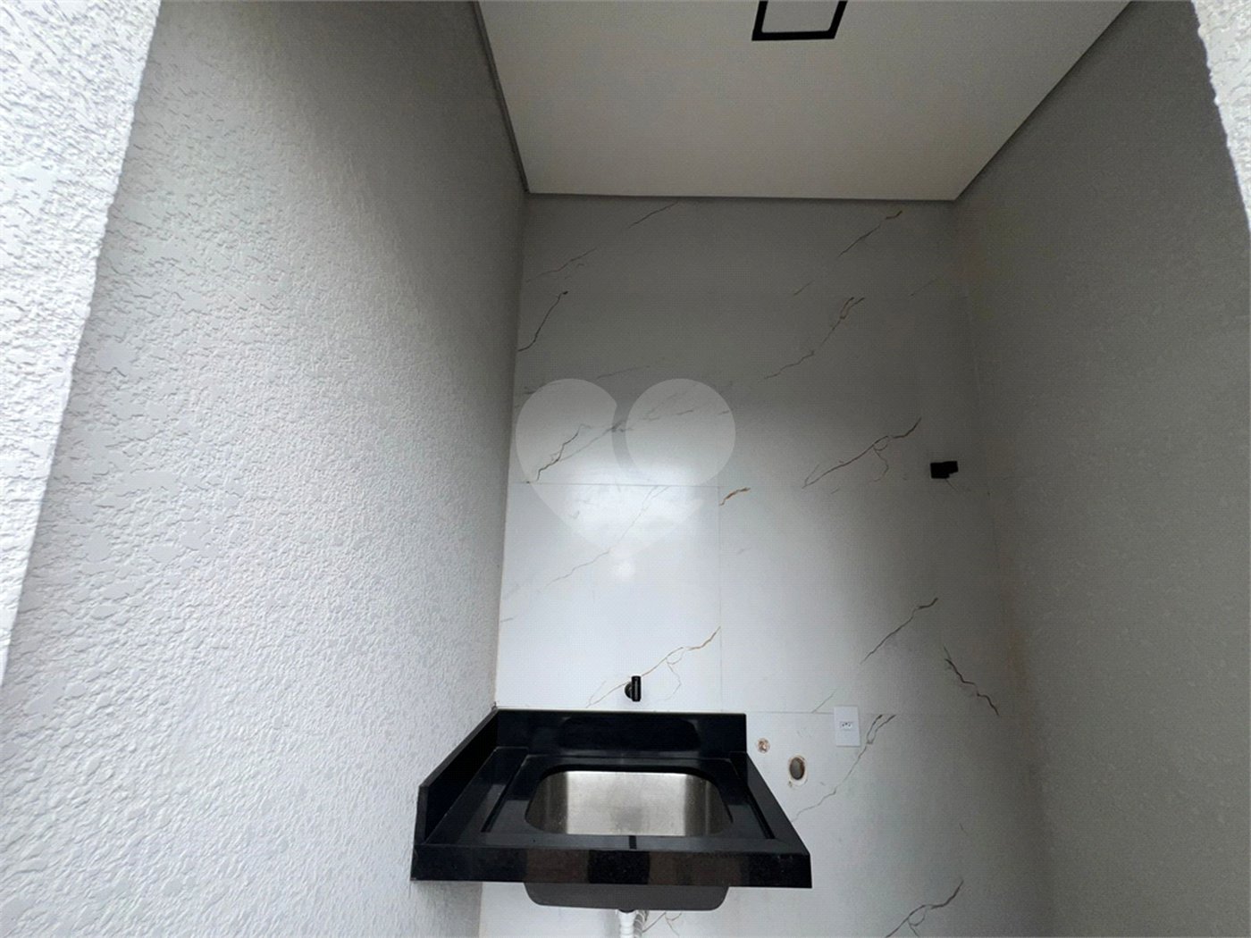 Casa à venda com 3 quartos, sendo 1 suíte, no condomínio Horto Florestal Villagio, Sorocaba - SP