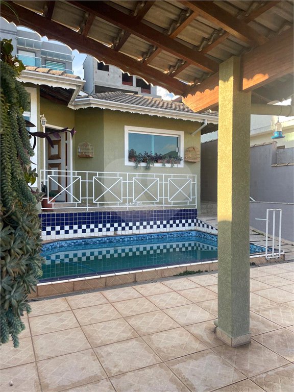 Casa à venda com 3 quartos, sendo 1 suíte, em Recreio Maristela, Atibaia, SP