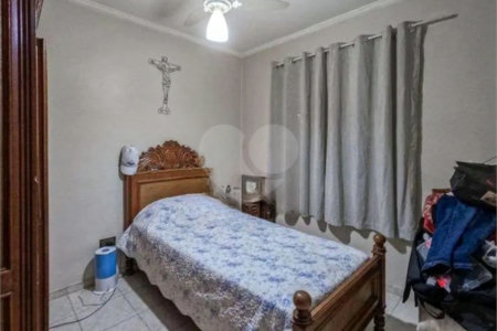 Casa à venda com 3 quartos em Jardim Marisa, São Paulo, SP