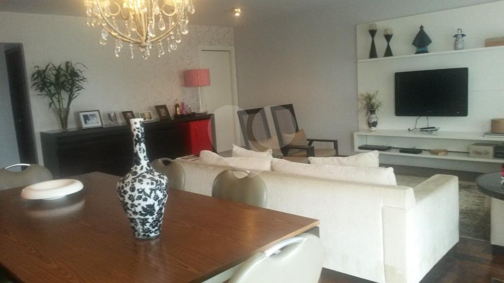 Apartamento à venda com 3 suítes em Vila Suzana, São Paulo, SP