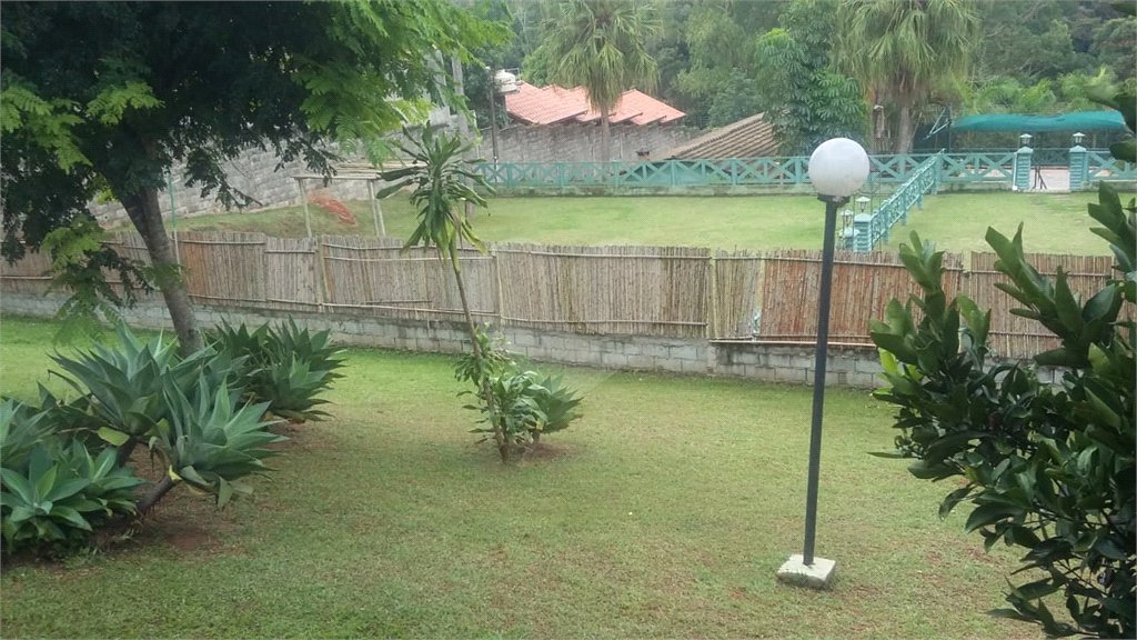 Casa à venda com 6 quartos, sendo 4 suítes, no condomínio Recanto dos Palmares, Atibaia - SP