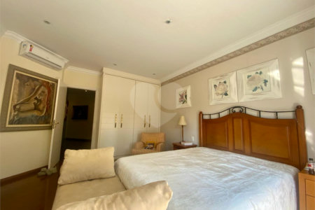 Casa à venda com 4 quartos, sendo 3 suítes, em Jardim Maia, Guarulhos, SP