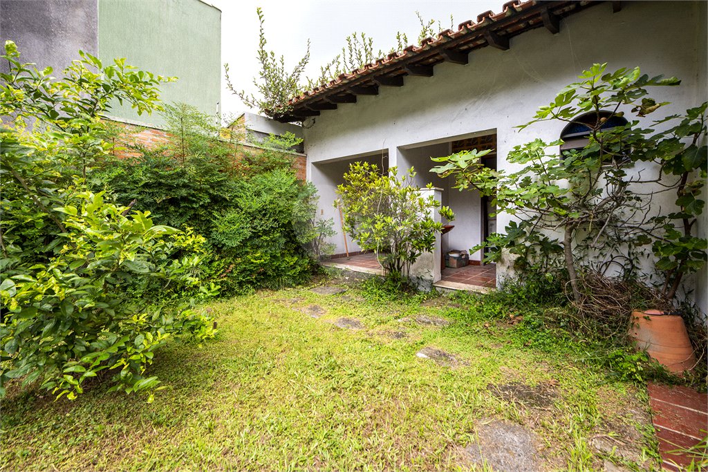Sobrado à venda com 4 quartos, sendo 3 suítes, em Alto da Boa Vista, São Paulo, SP
